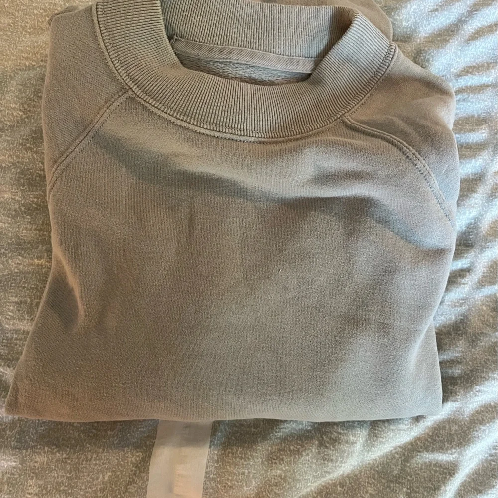 A&F crew neck! - Picture 2 of 3